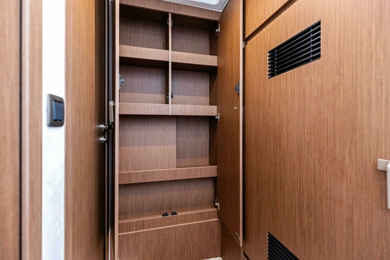 2026 Prestige F4.9 - Image 39