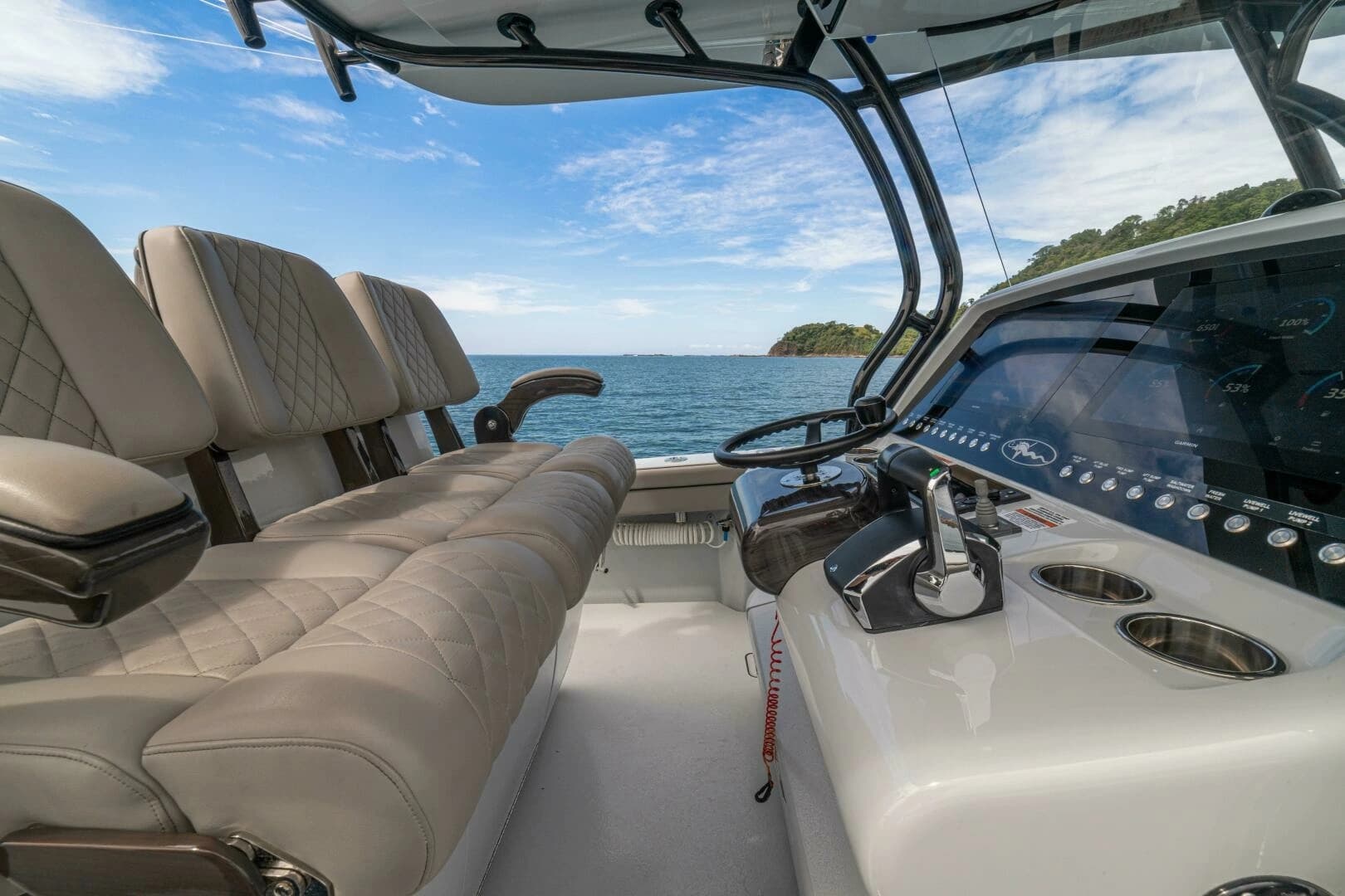 2024 Valhalla Boatworks V-33 - Image 23