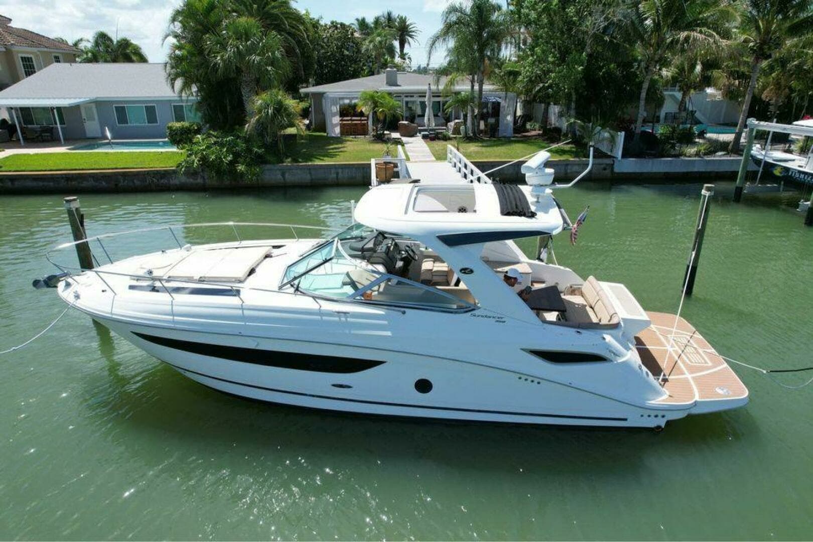 2016 Sea Ray 350 Sundancer - Image 5
