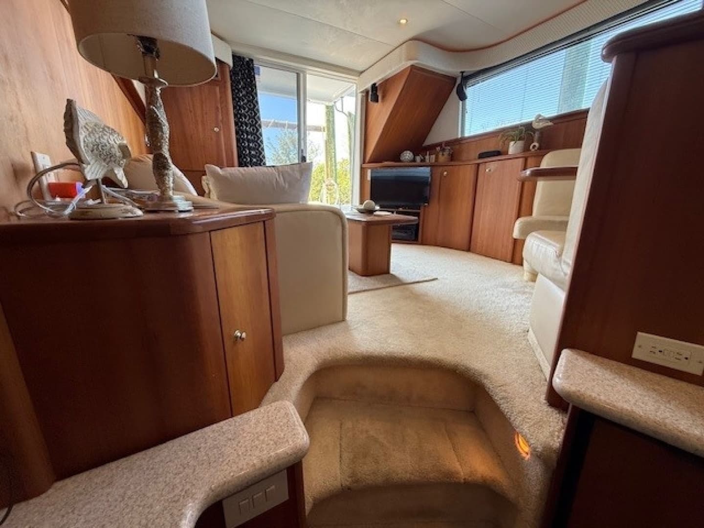 2001 Silverton 42 Convertible - Image 23