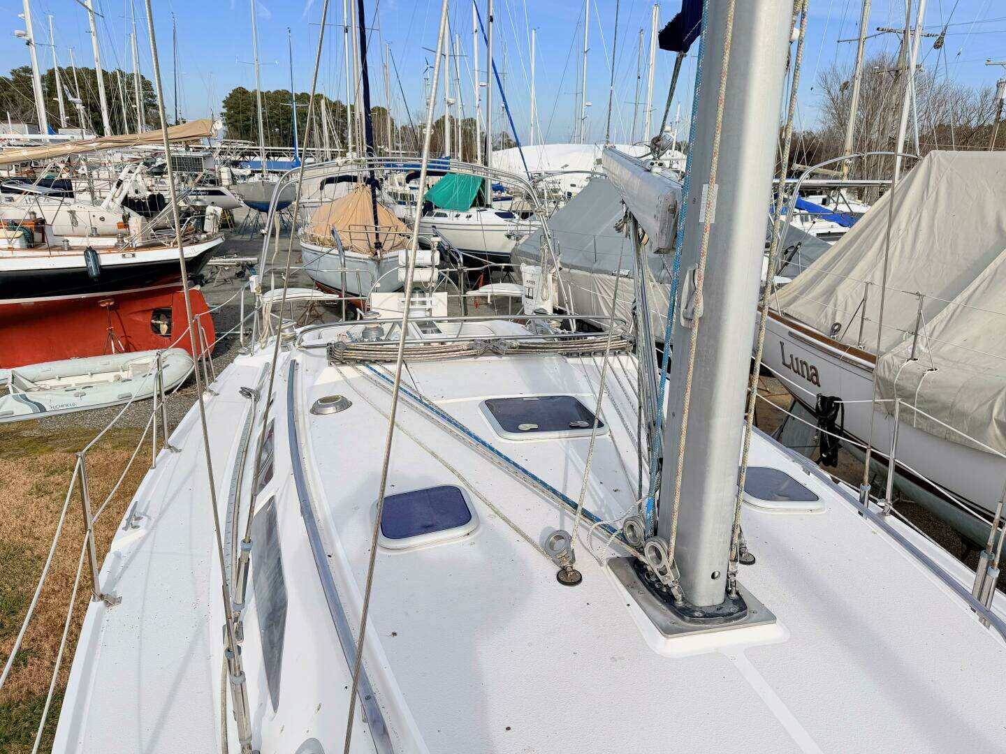 2001 Catalina 380 - Image 12