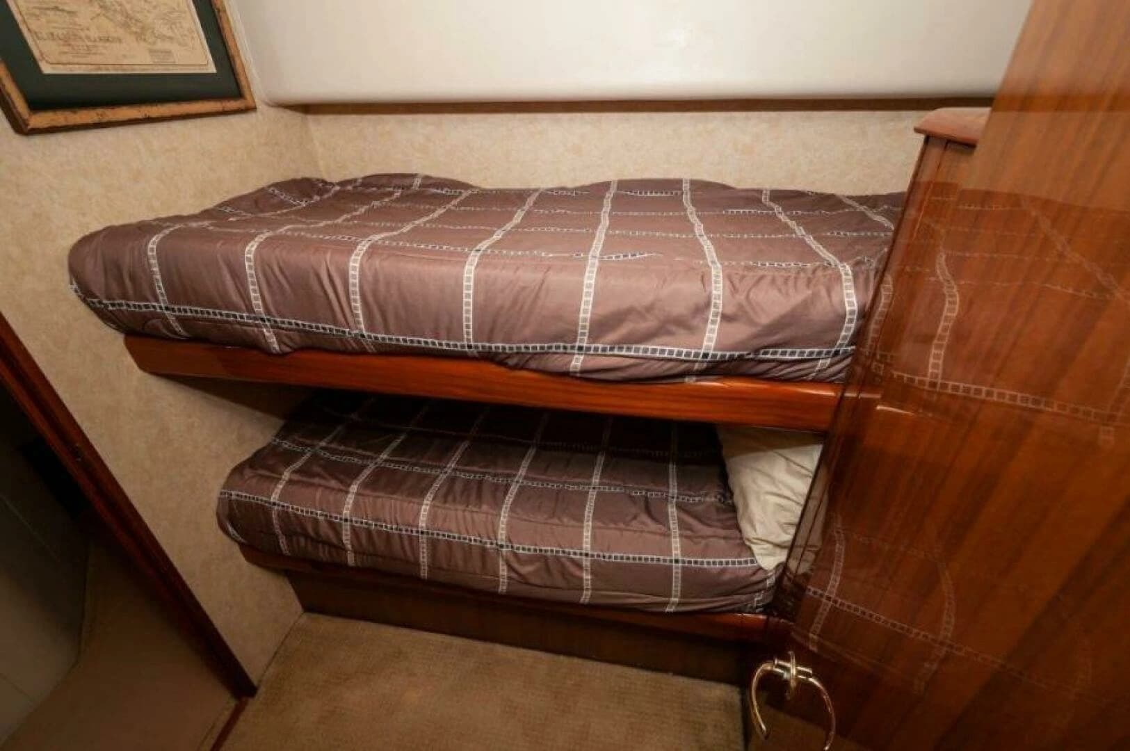 2006 Viking 45 Convertible - Image 17