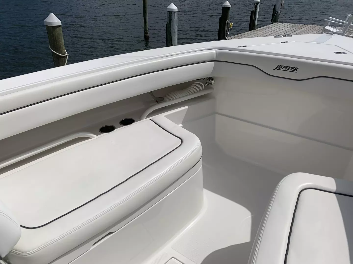 2018 Jupiter 30 HFS - Image 12