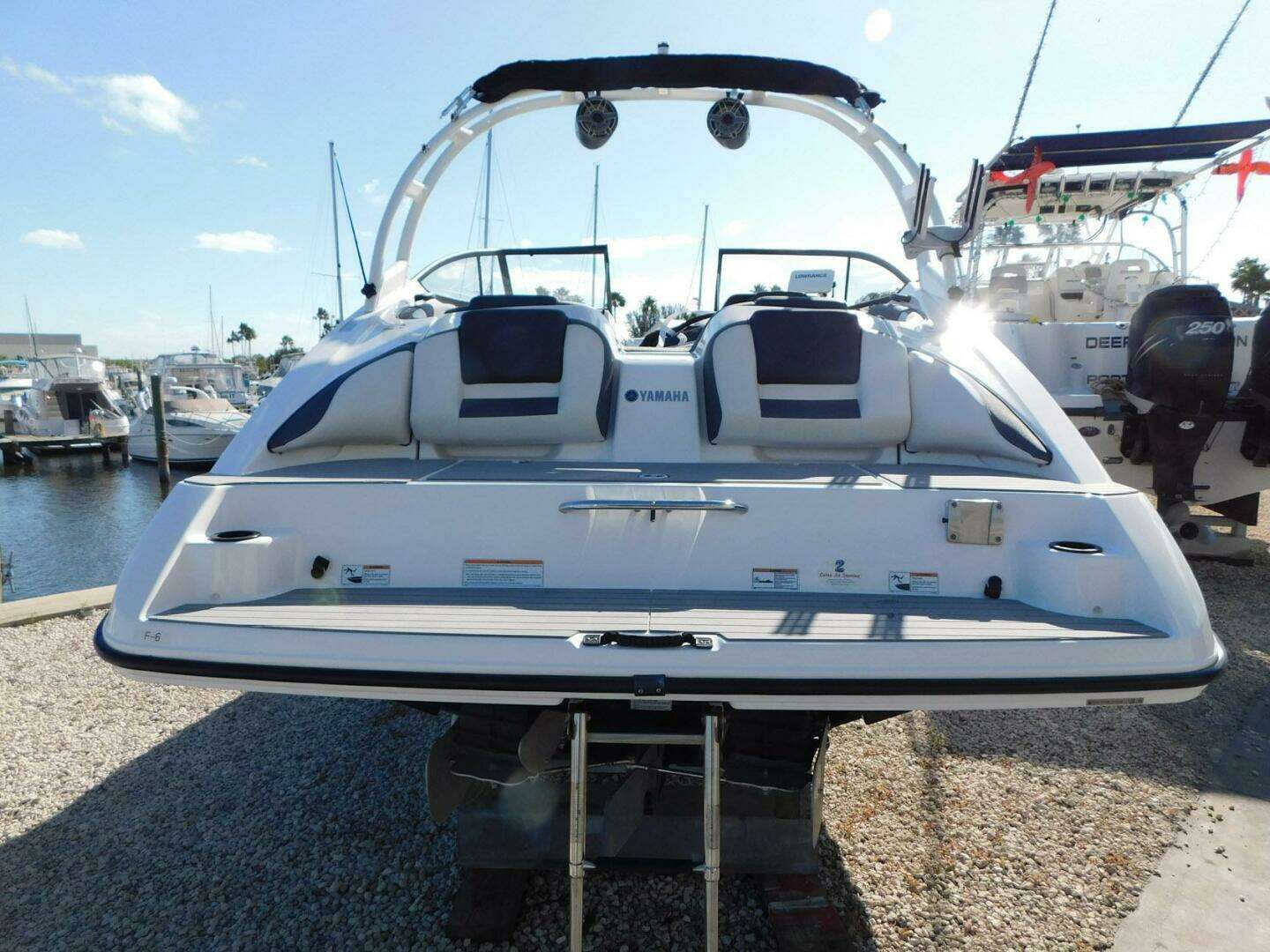 2021 Yamaha Boats AR210 - Image 10