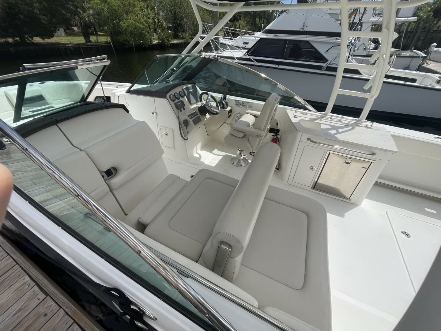 2016 Boston Whaler 270 Vantage - Image 48