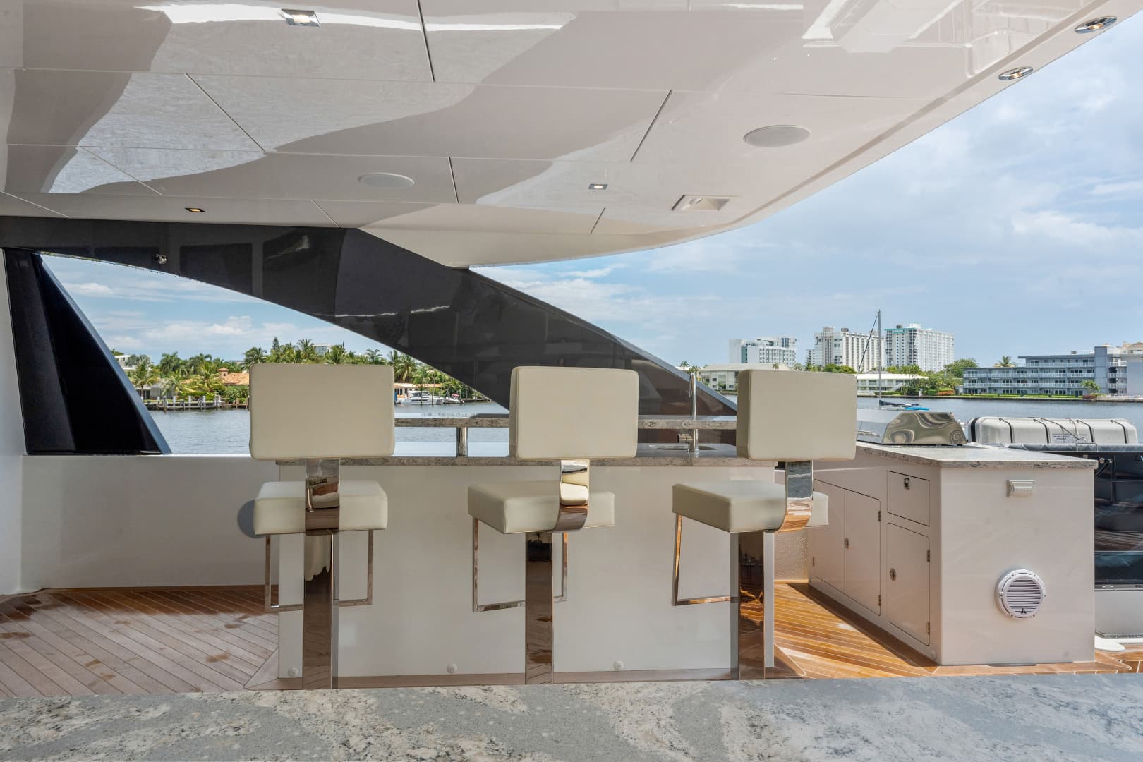2023 Ocean Alexander 27R - Image 35