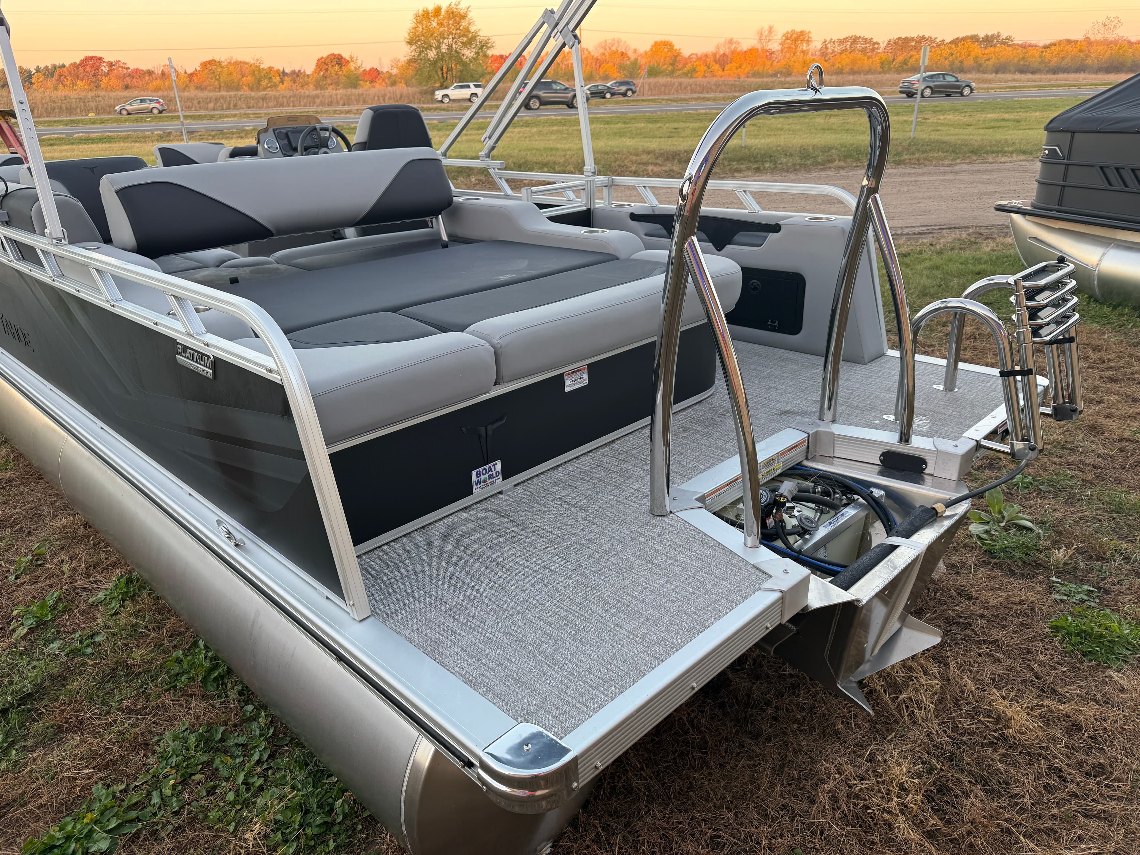 2026 Tahoe Sport VRB 2180 Swingback & 4-Stroke $31995 - 44