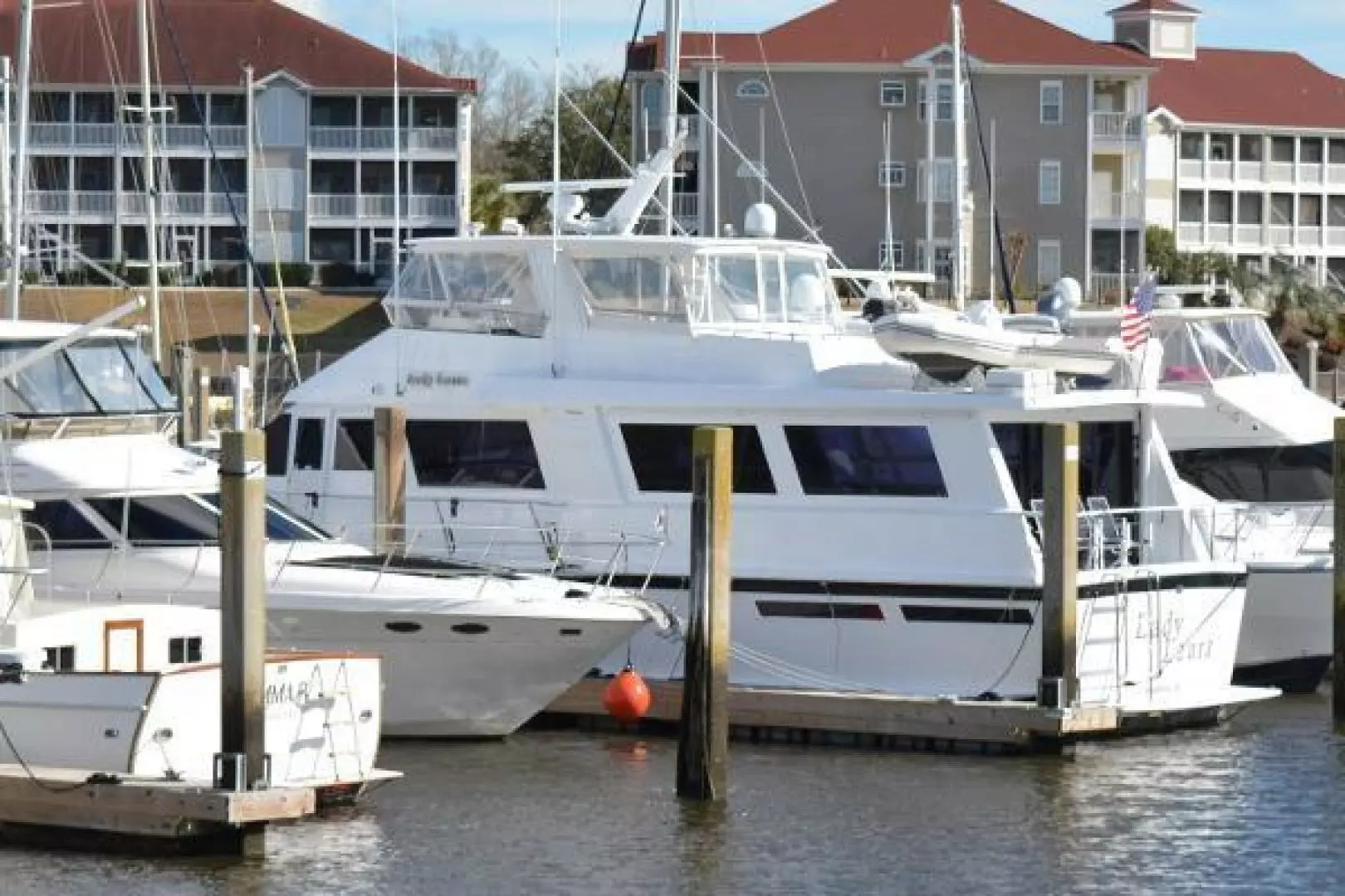 1989 Viking Motor Yacht - Image 5