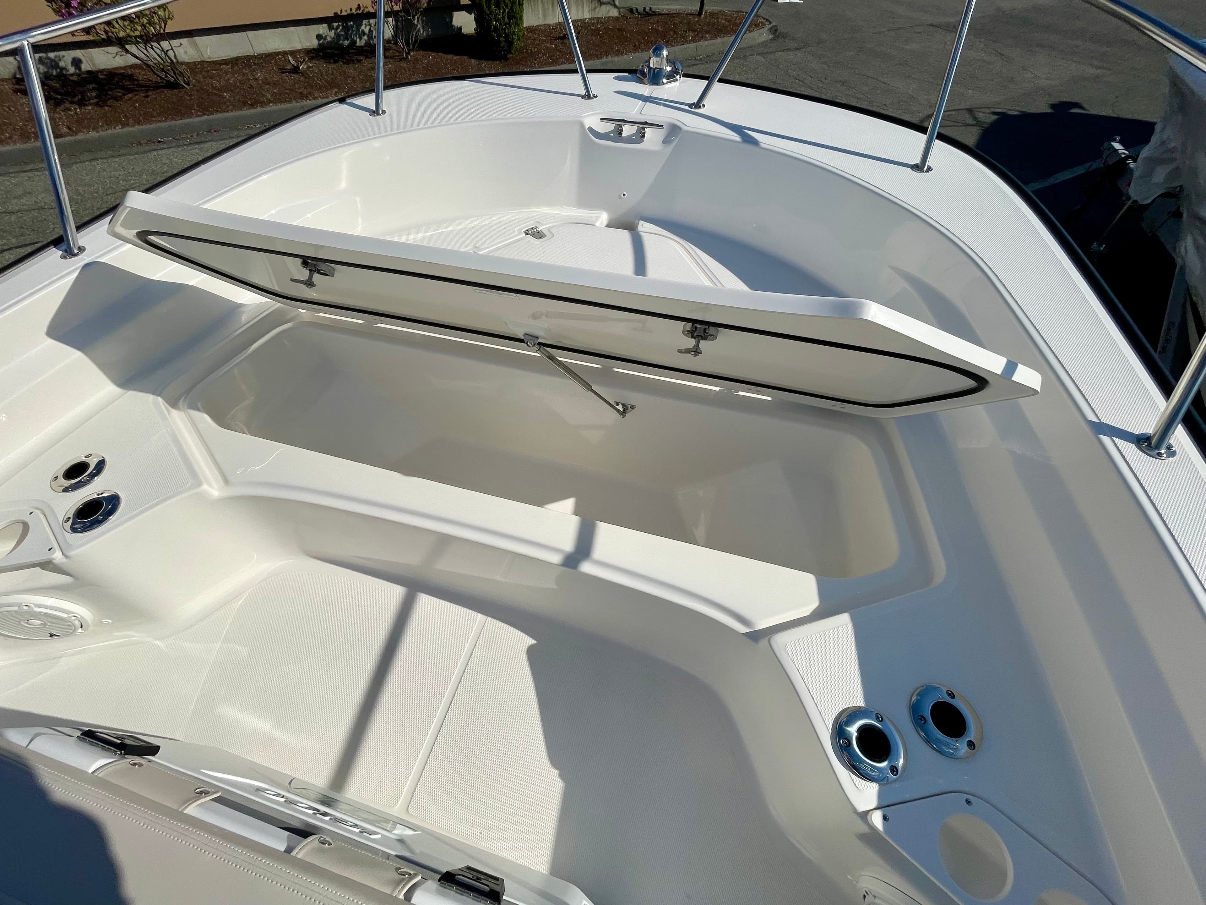 2026 Boston Whaler 210 Montauk - 16
