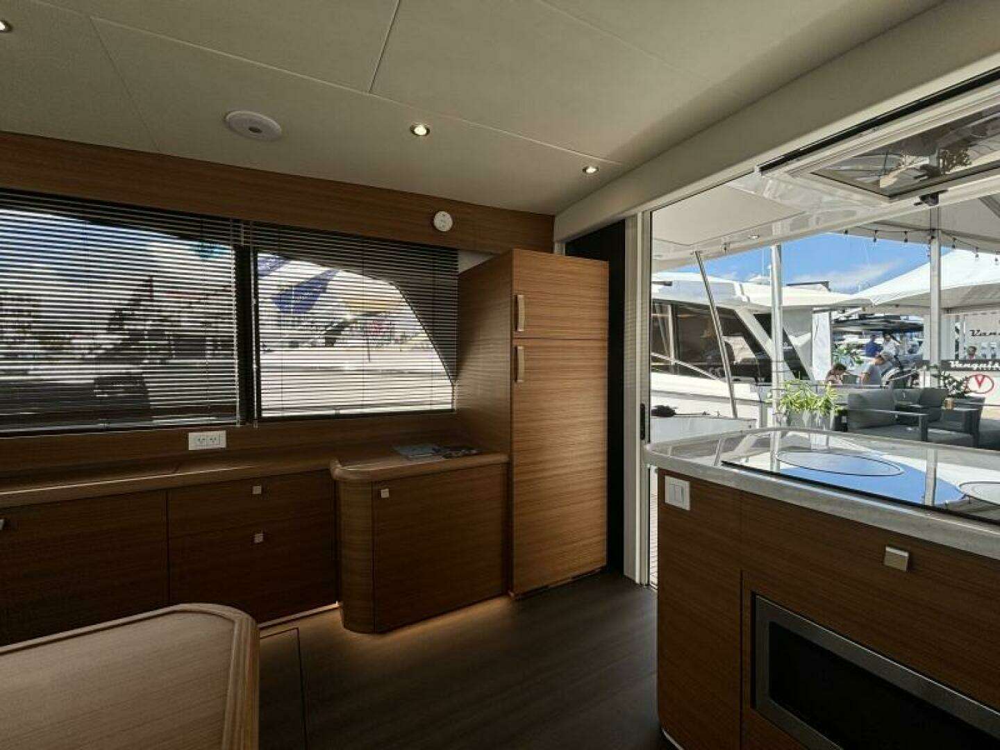 2026 Greenline 40 Hybrid - Image 10