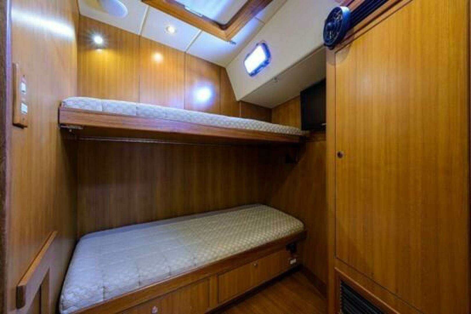 2009 Hylas 70 Sail - Image 27