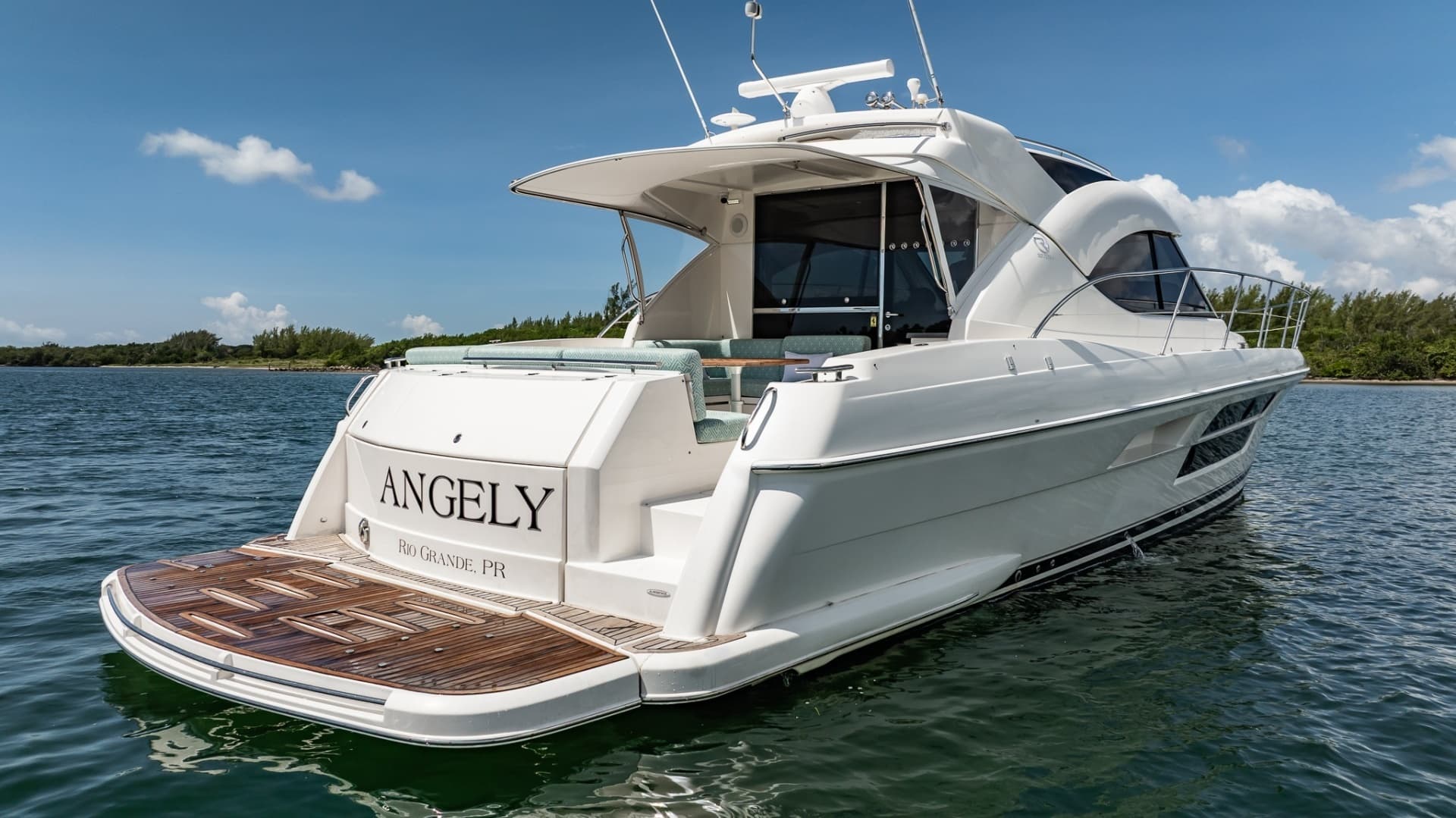 2016 Riviera 5000 Sport Yacht - Image 22