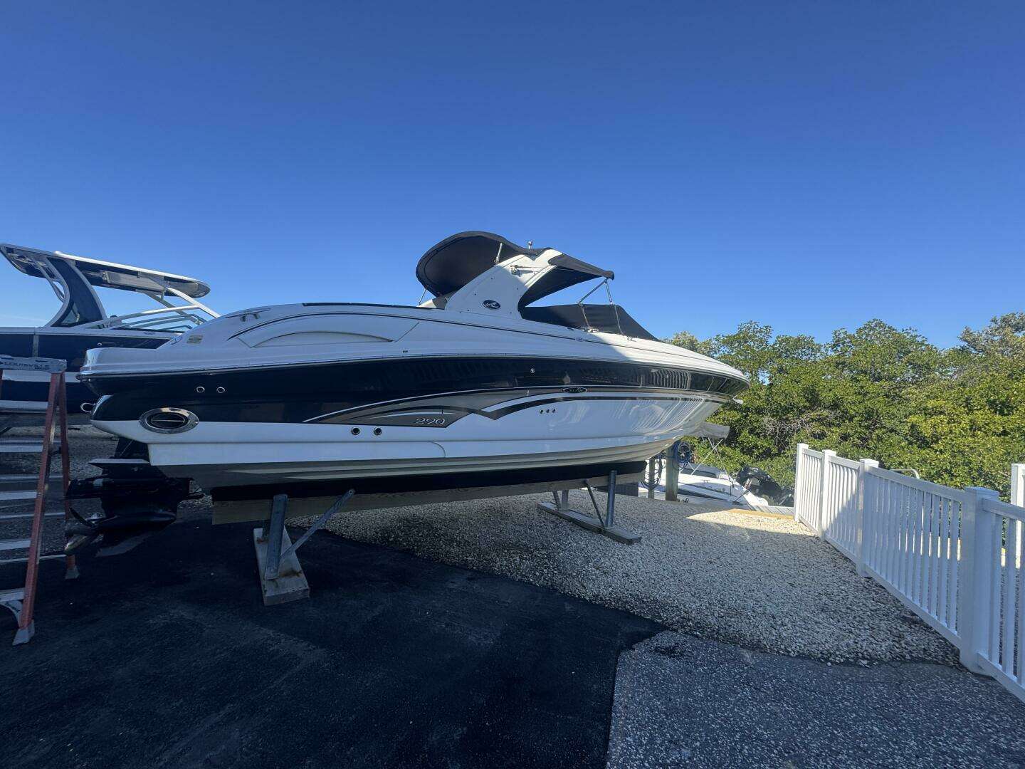 2002 Sea Ray 290 Bowrider - Image 3