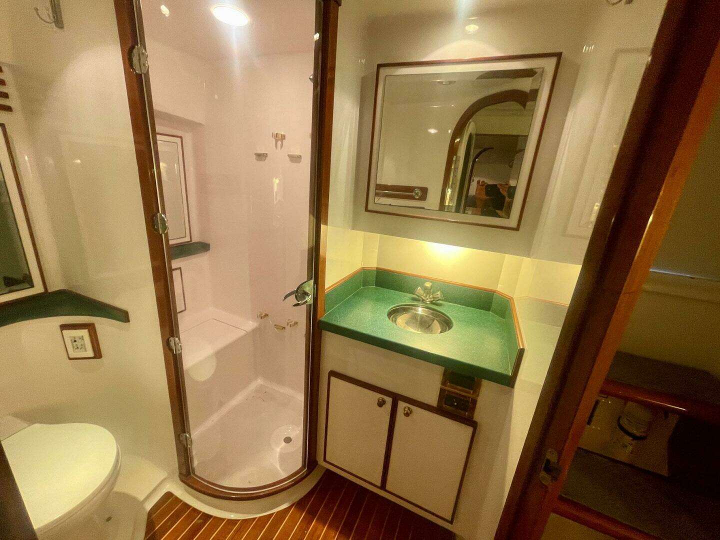 2005 Custom Carolina 40 DeSanti - Image 29