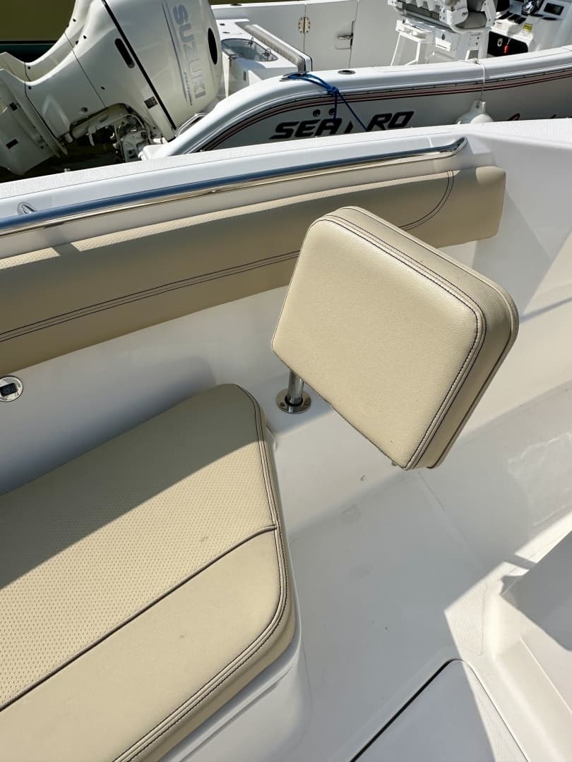 2019 Pursuit S288 CC - Image 9