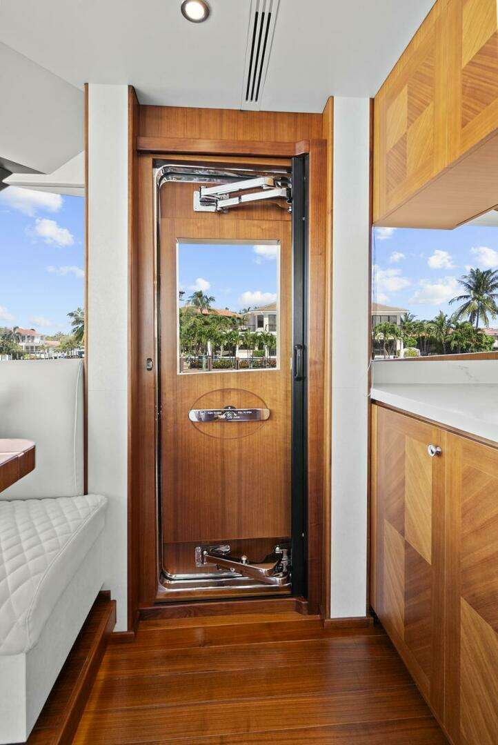 2016 Ocean Alexander 85 E - Image 85