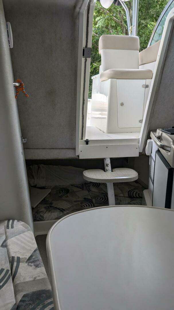 2001 Wellcraft 270 Coastal - Image 12