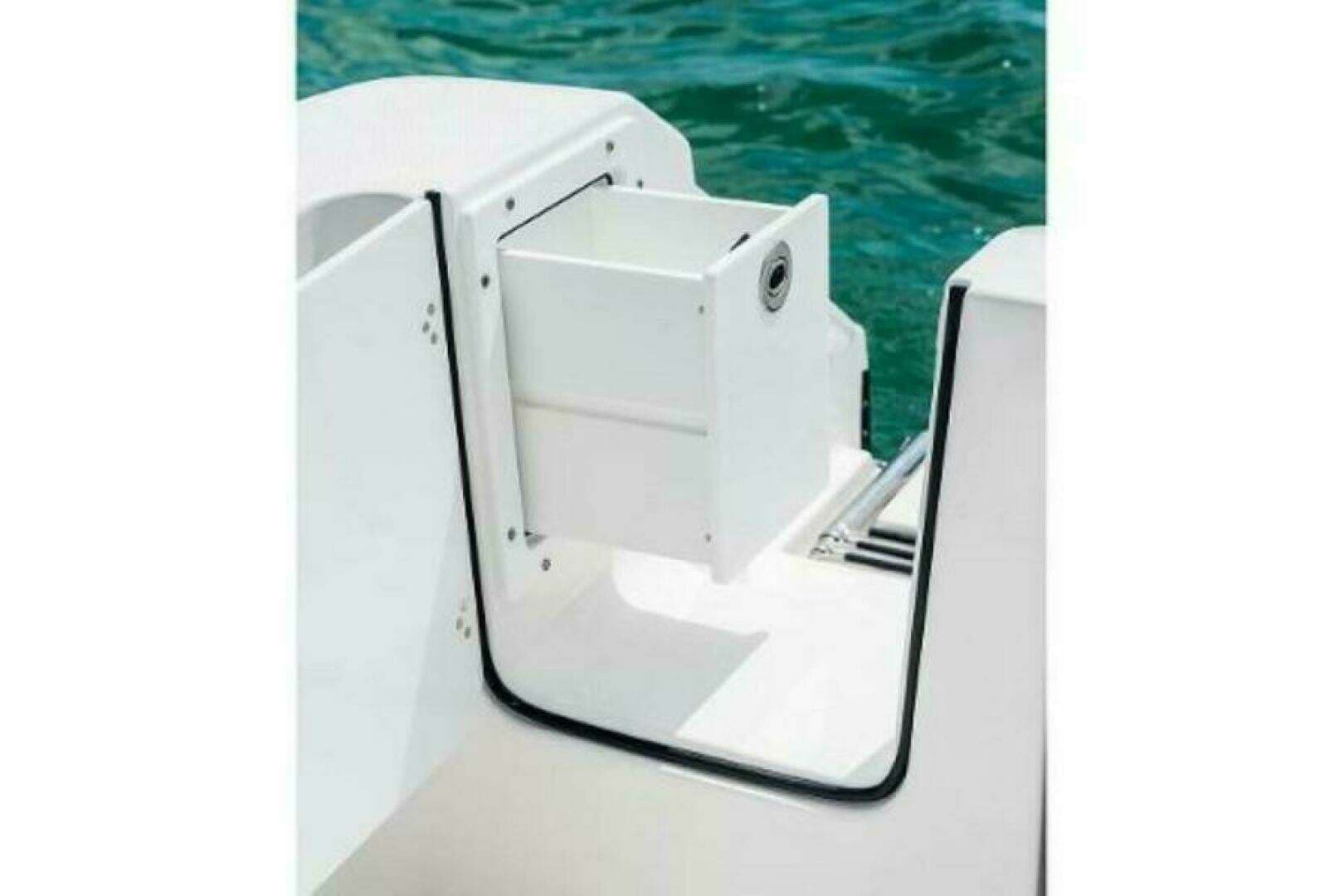 2025 Edgewater 285CC - Image 14