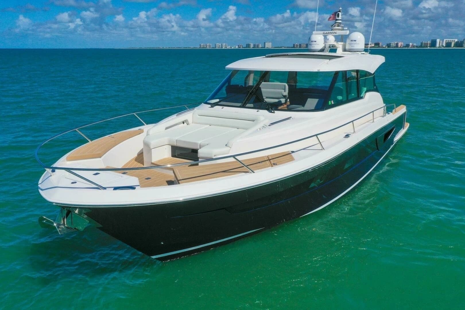 2023 Tiara Yachts EX 60 - Image 8