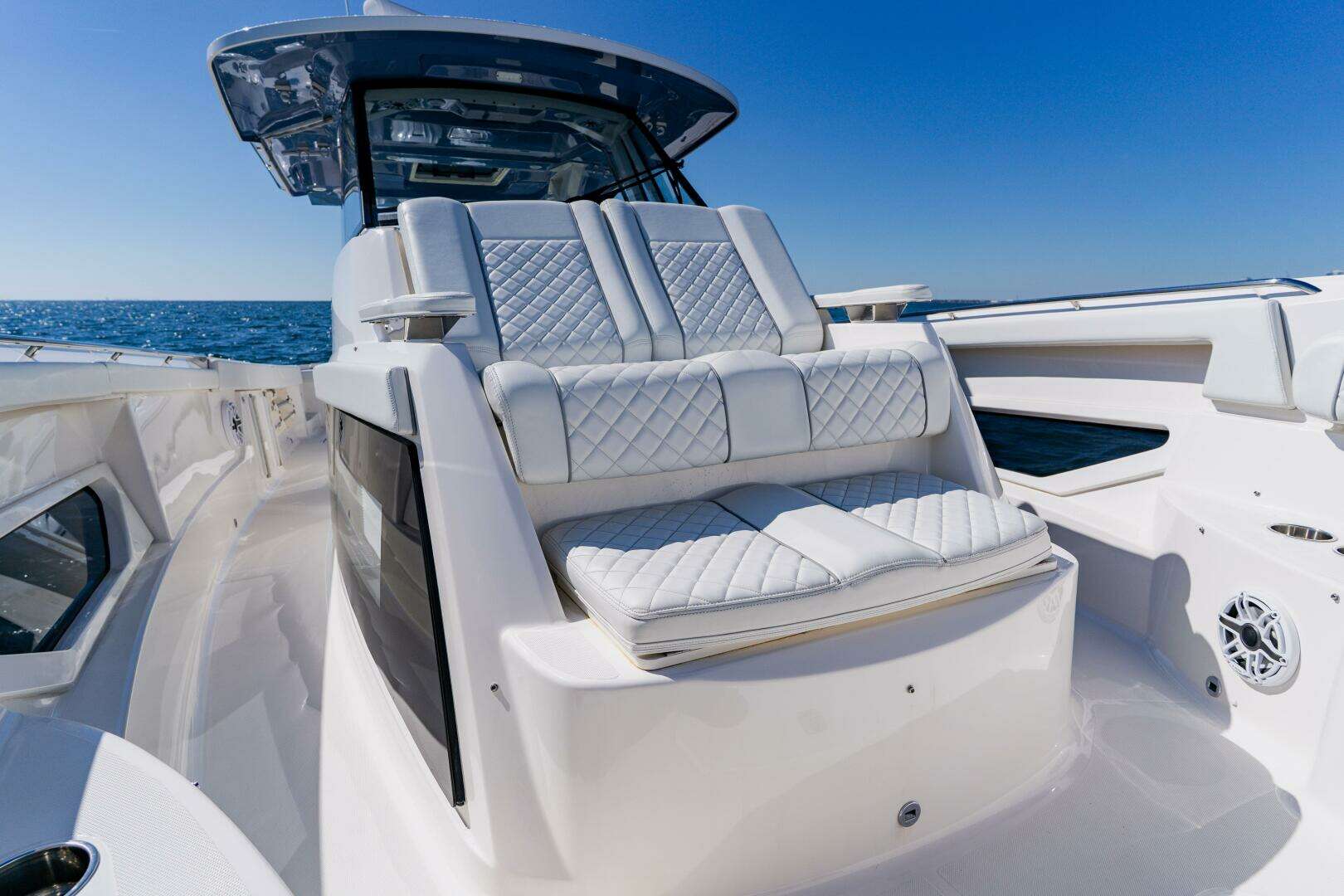 2022 Pursuit S 378 Sport - Image 16