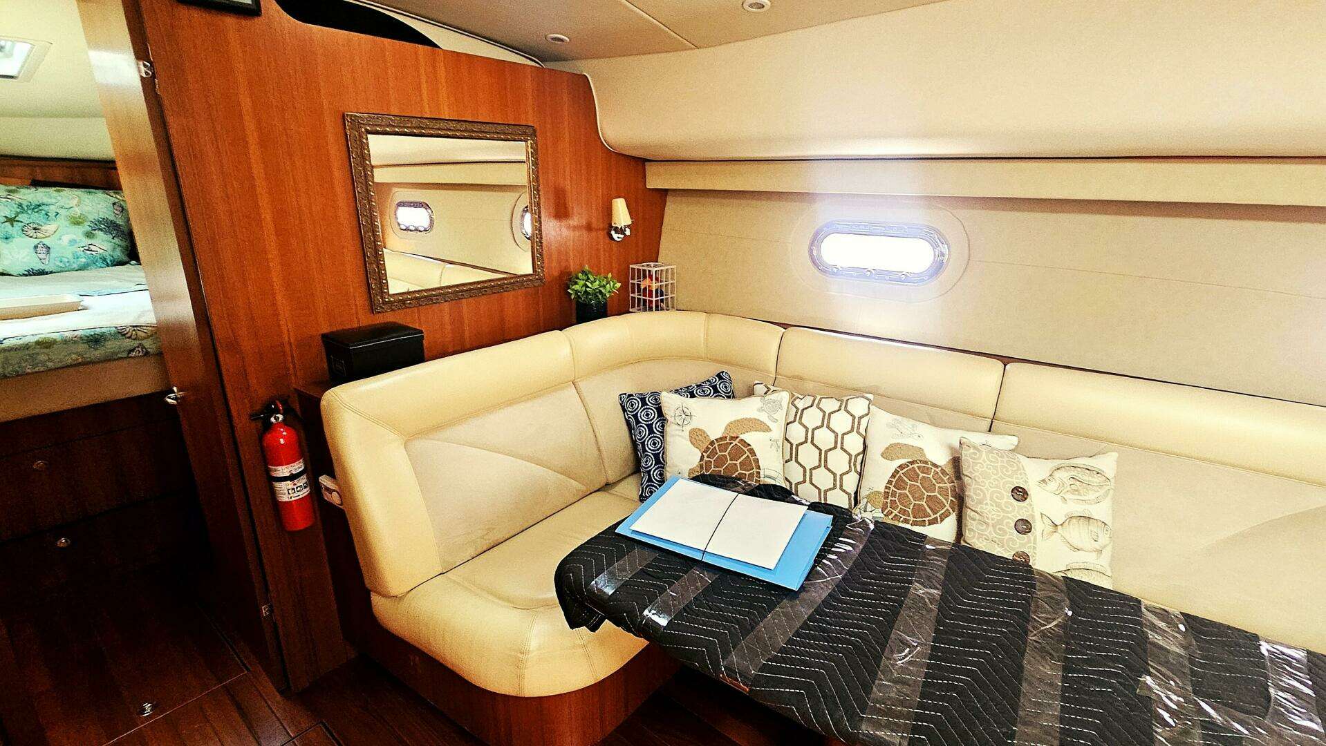 2006 Tiara Yachts 4300 Sovran - Image 27