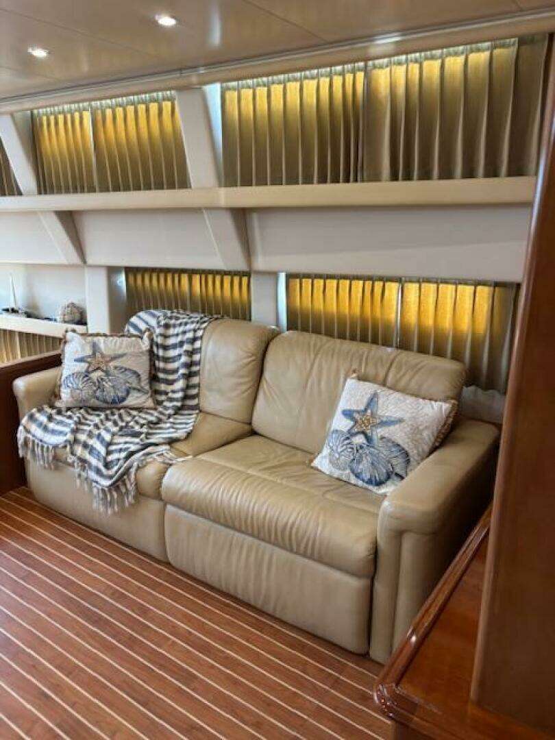 2006 Carver 43 Motor Yacht - Image 53