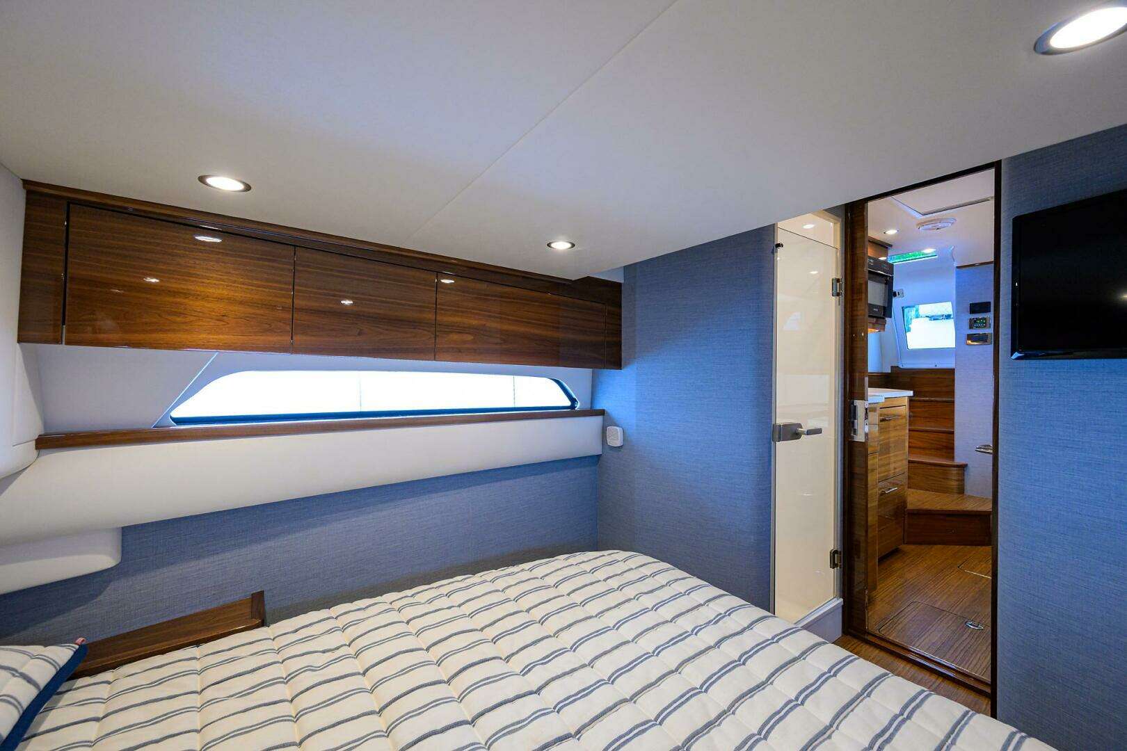 2024 Valhalla Boatworks V-55 - Image 8