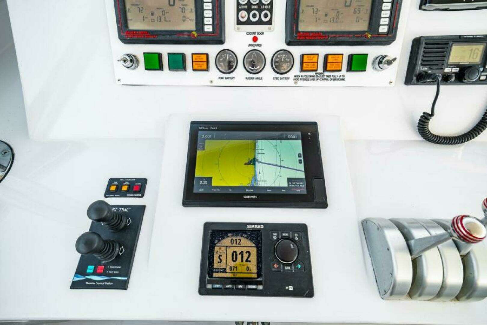 1995 Hatteras Flybridge Motor Yacht - Image 91