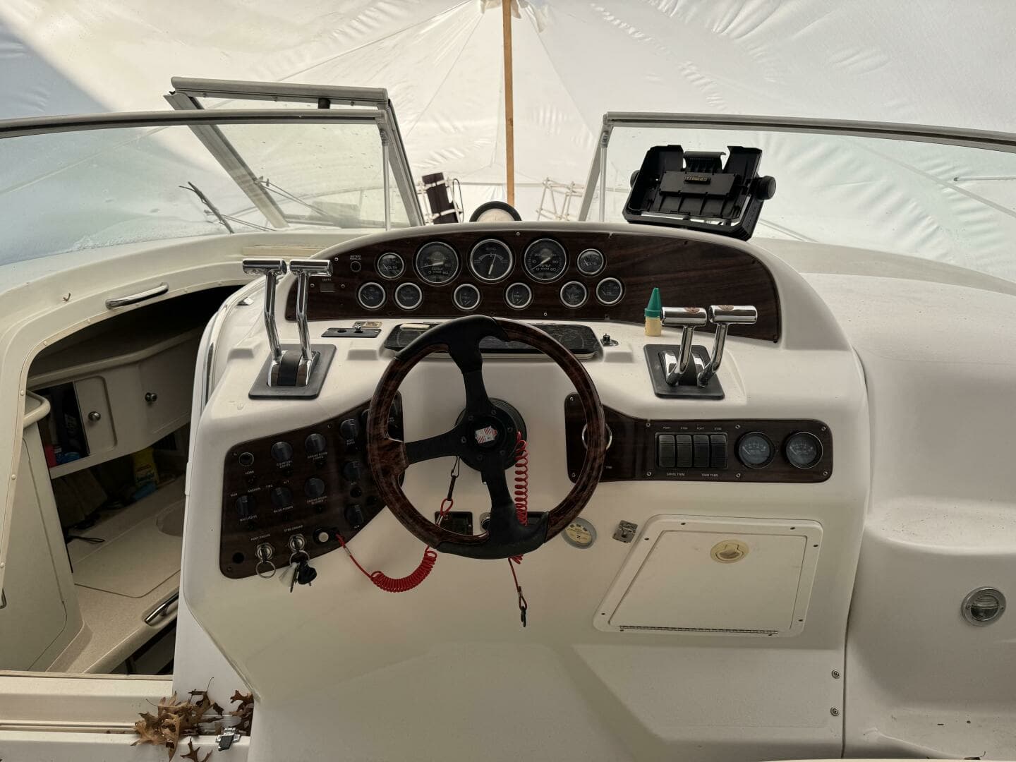 1998 Chris-Craft 320 Express Cruiser - Image 14