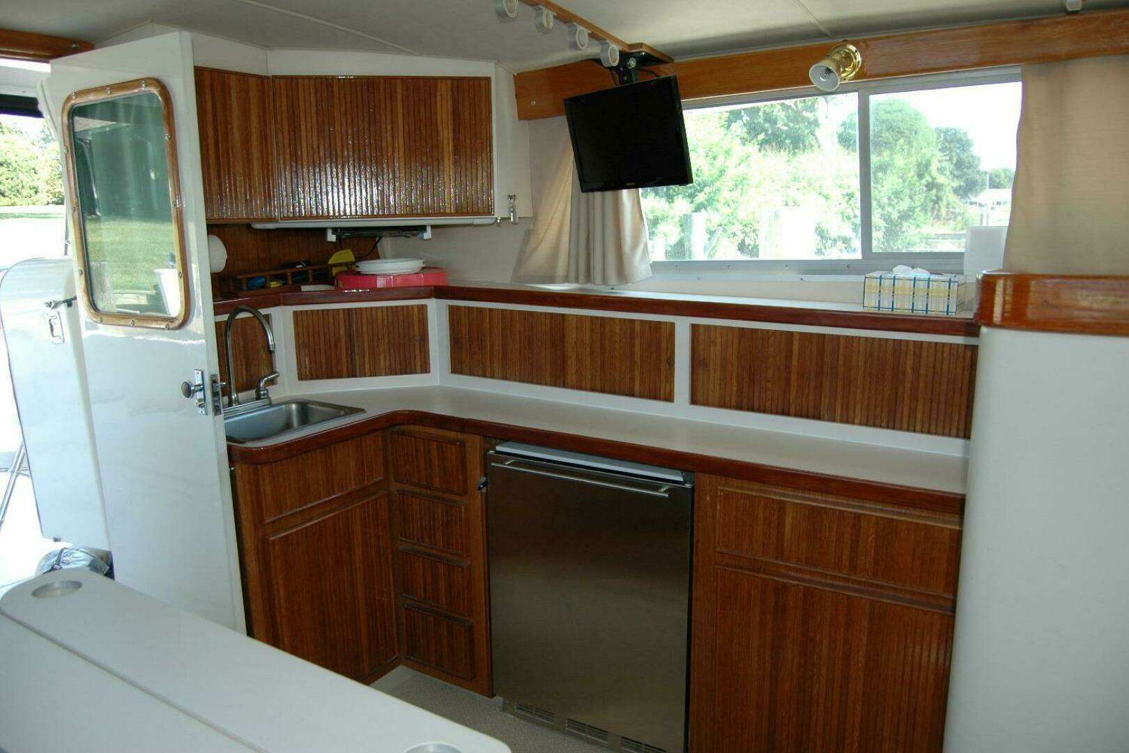 1987 Bertram 33 Sport Fisherman - Image 74