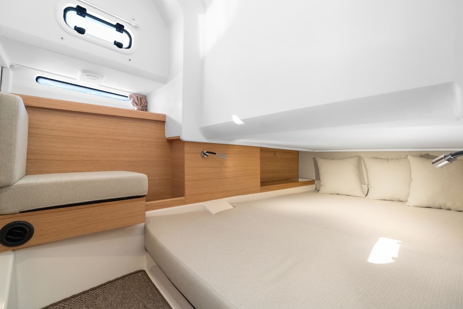 2026 Nimbus Sport Tender 42 - Image 18