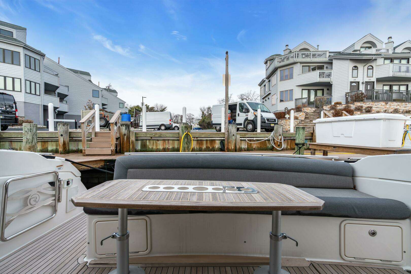 2014 Riviera 44 Sport Yacht - Image 30
