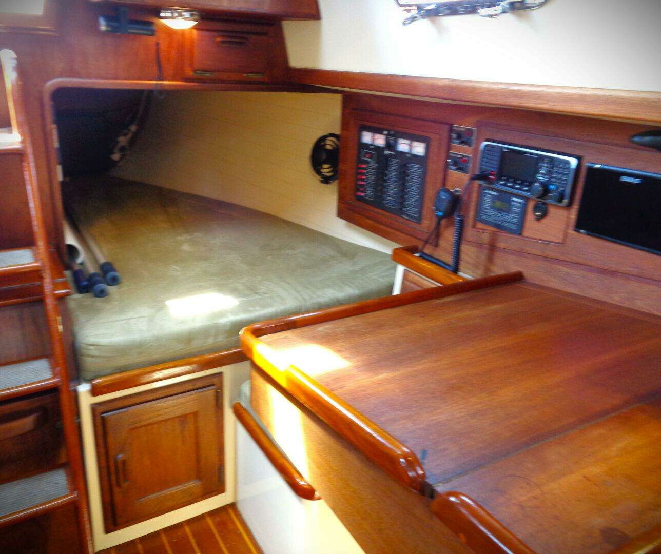 1995 Pacific Seacraft 37 - Image 6