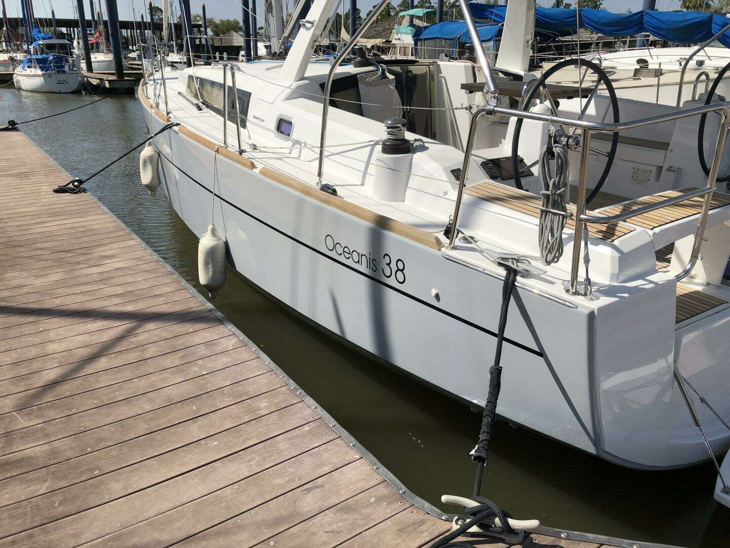 2017 Beneteau Oceanis 38 Weekender - Image 10