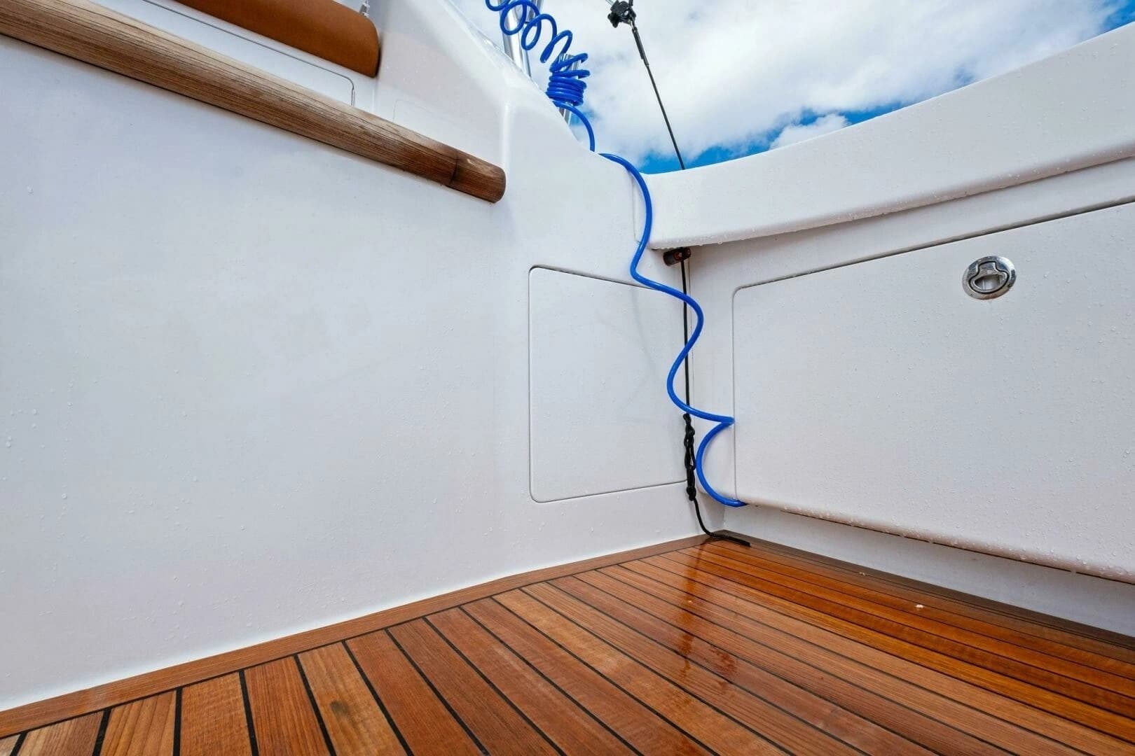 2012 Viking 82 Convertible - Image 76