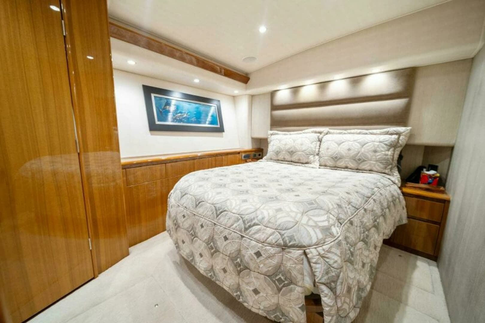2016 Viking 55 Convertible - Image 4