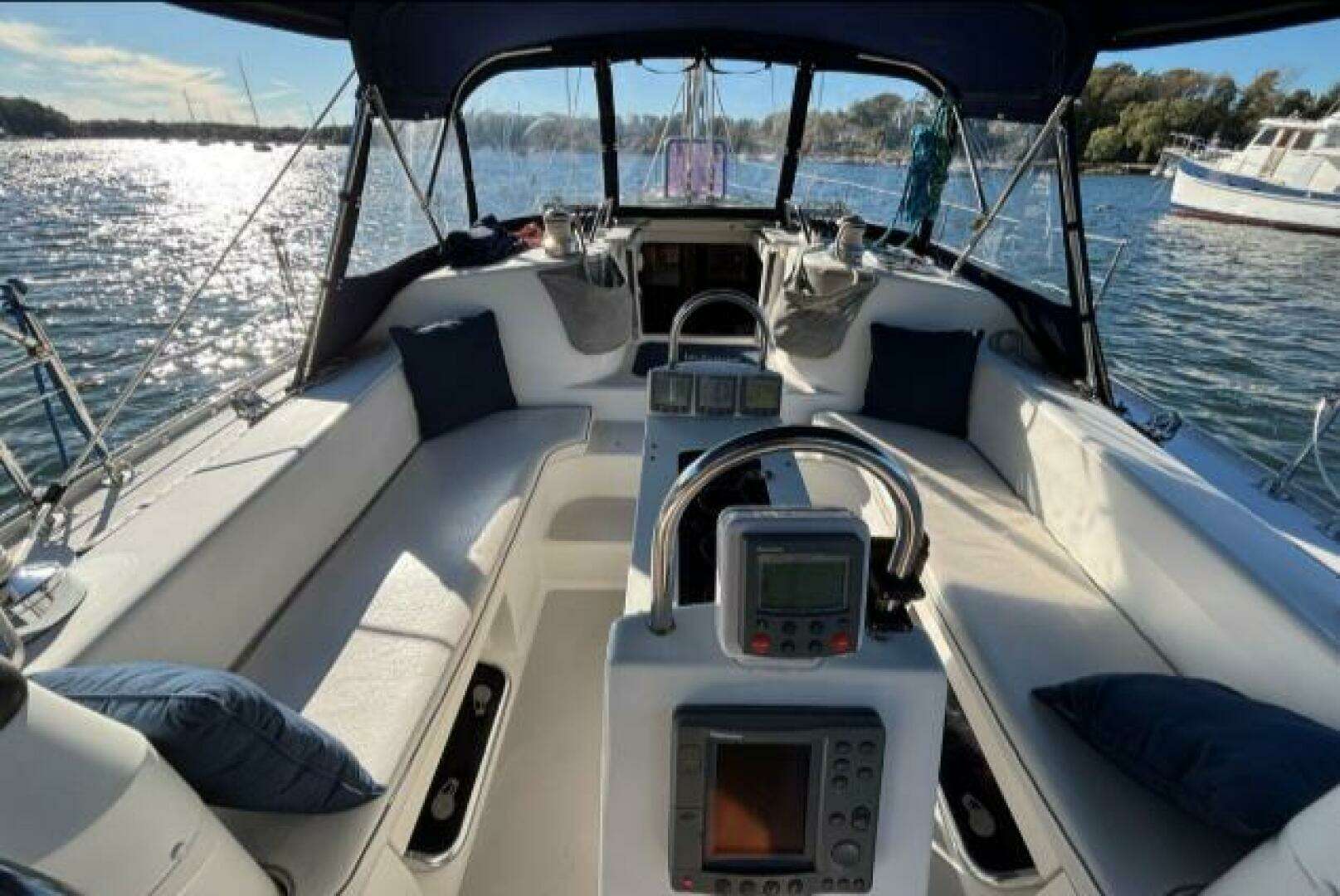 2004 Catalina 400 - Image 3
