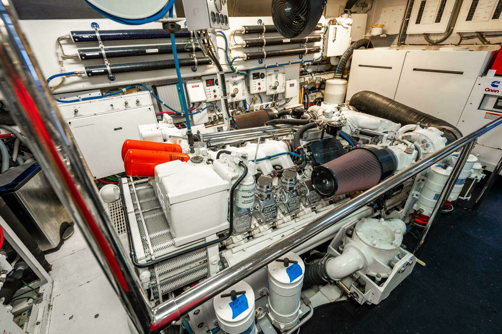 2001 Hatteras 100 Motor Yacht - Image 99