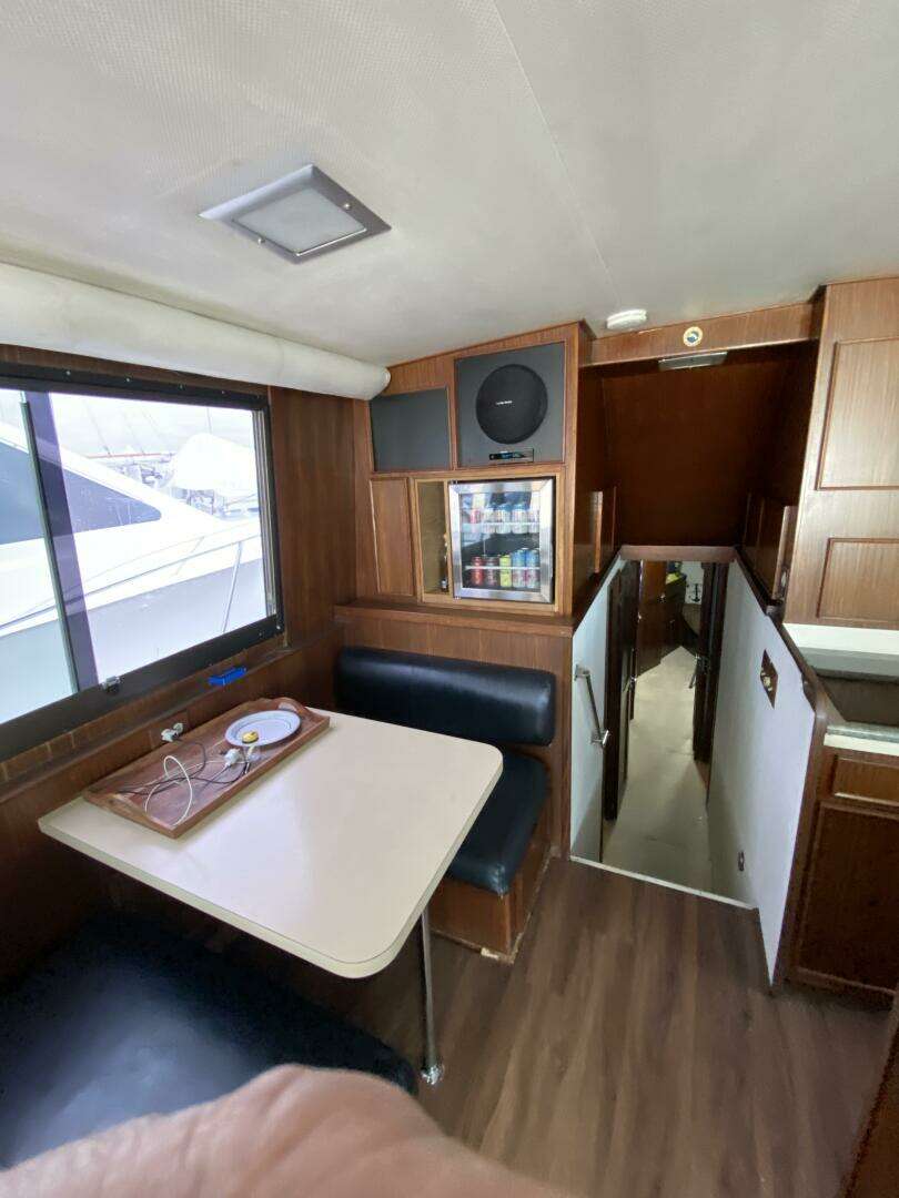 1986 Hatteras SF 52 - Image 11