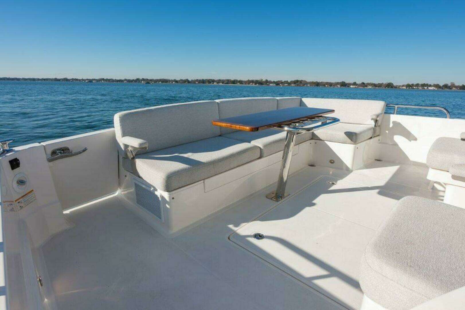2024 Sabre 43  Salon Express - Image 12