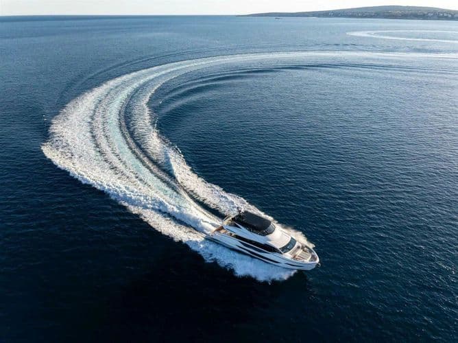 2026 Sunseeker 90 Ocean Enclosed - Image 2