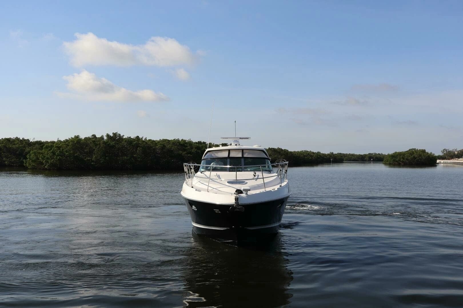 2015 Sea Ray 410 Sundancer - Image 52