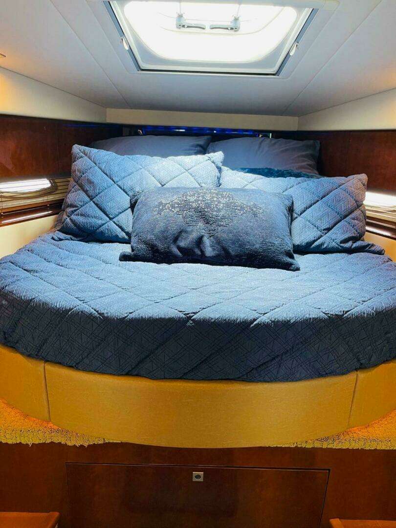 2010 Sea Ray 450 Sundancer - Image 26