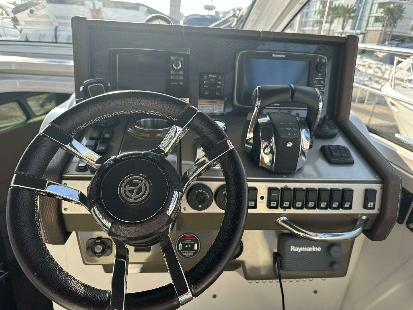 2017 Cruisers Yachts 390 Express Coupe - Image 47