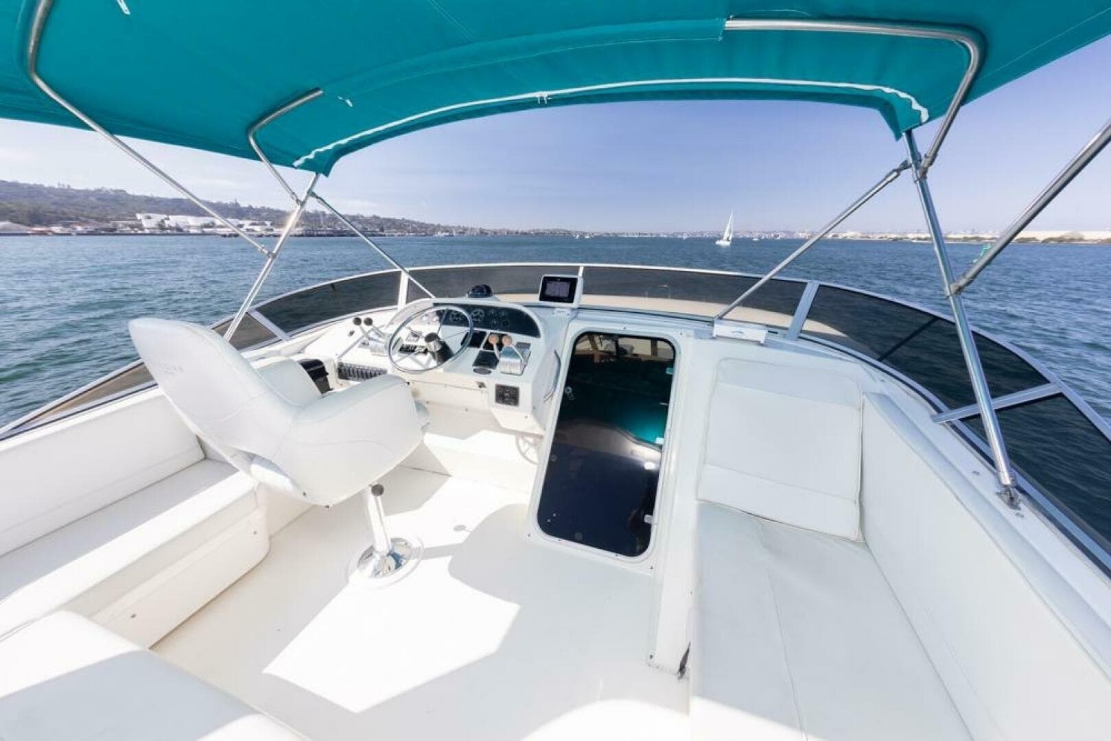 2004 Meridian 490 Pilothouse - Image 5