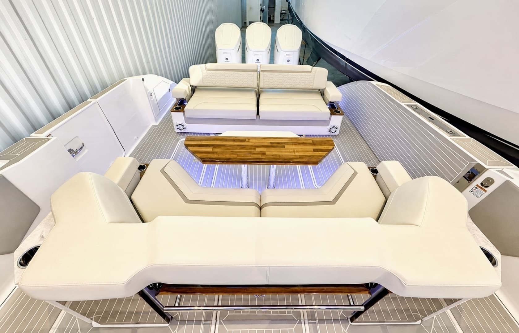 2023 Tiara Yachts 48 LS - Image 17
