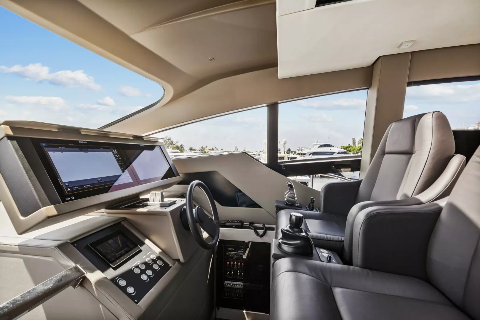 2020 Pershing 7X - Image 19