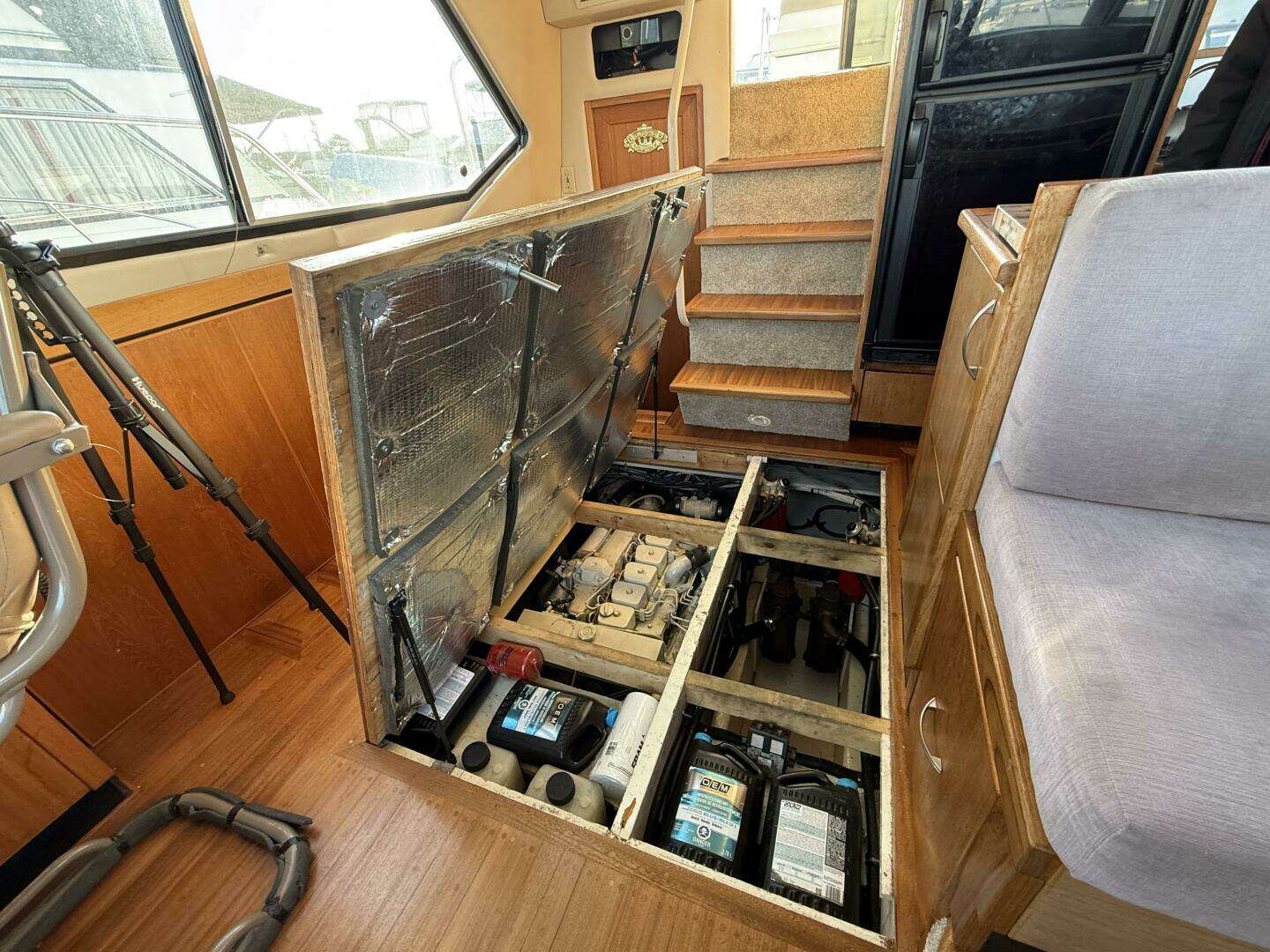 1998 Bayliner 4087 - Image 24