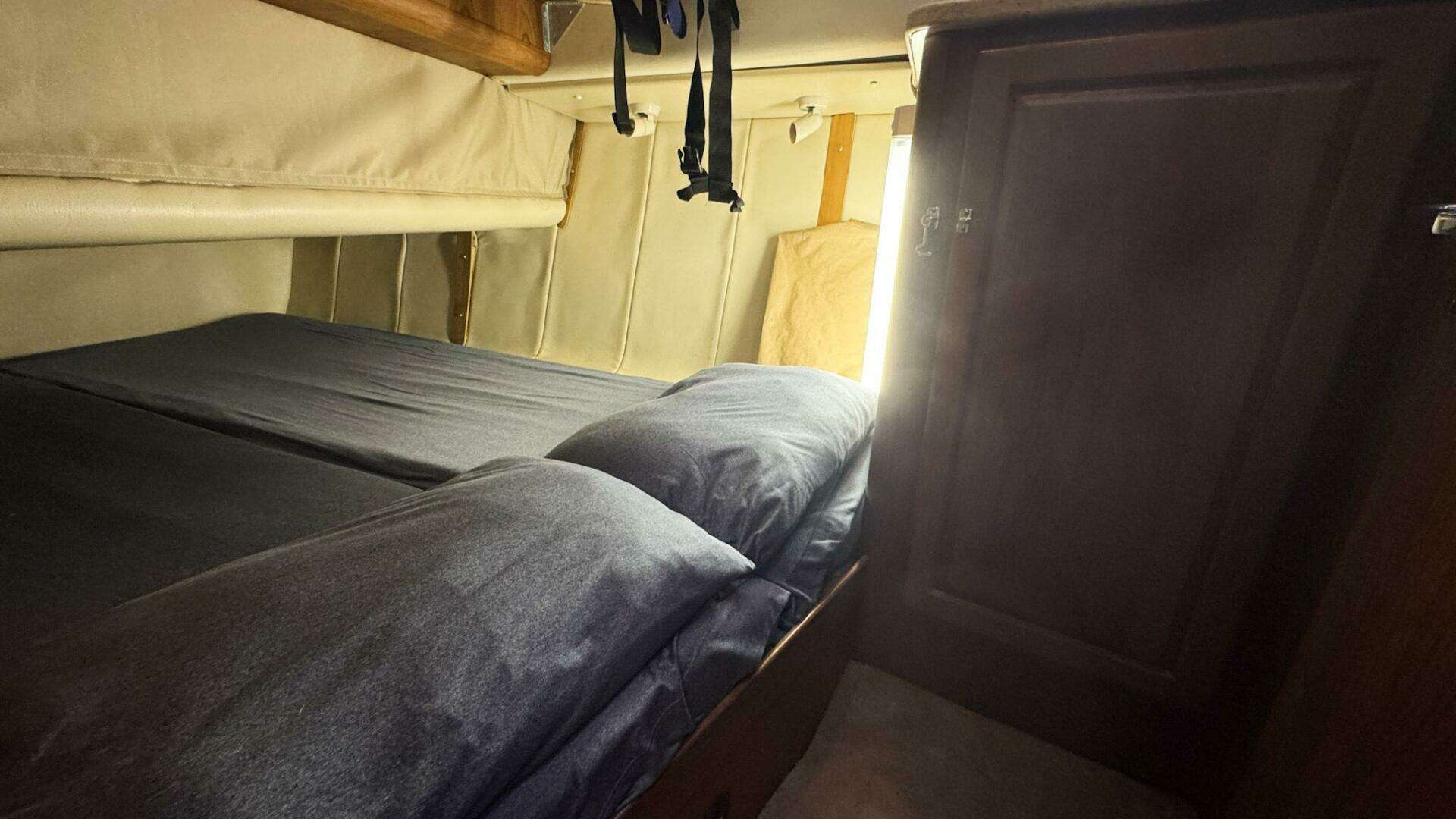 1999 Mainship 350 Trawler - Image 19