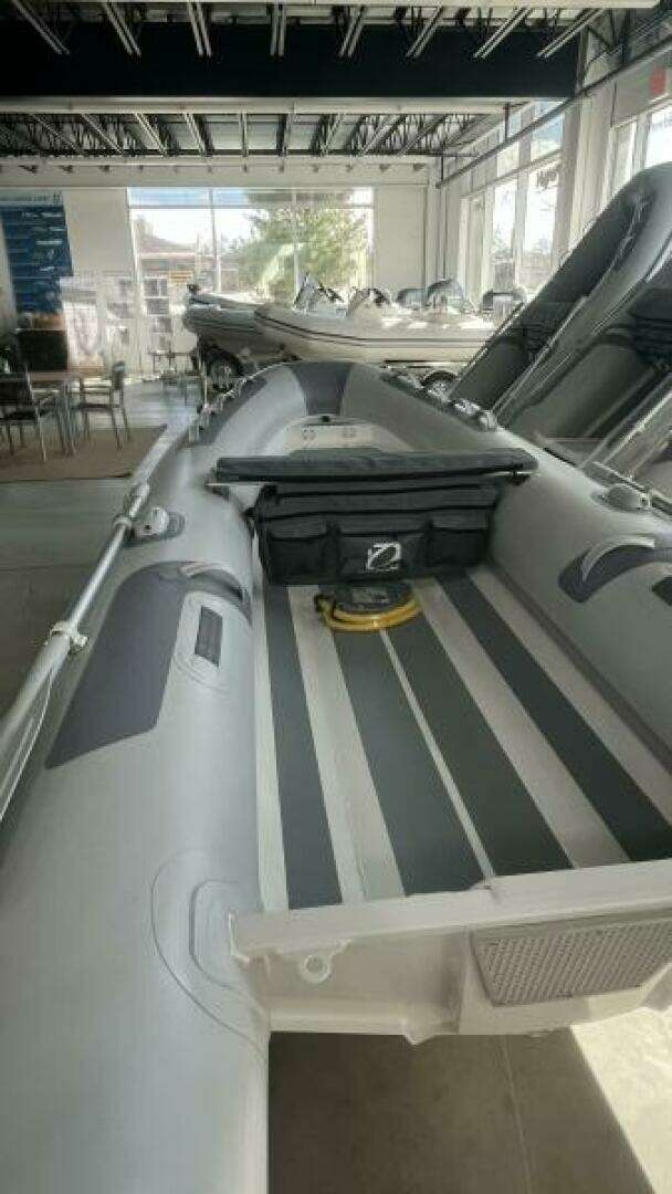 2023 Zodiac Cadet 390 DL RIB ALU PVC - Image 4